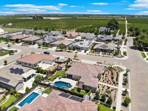 239 Clendenin Pkwy, Ripon CA  95366-9497 exterior