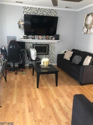33 York St, Paterson, NJ 07524-1916