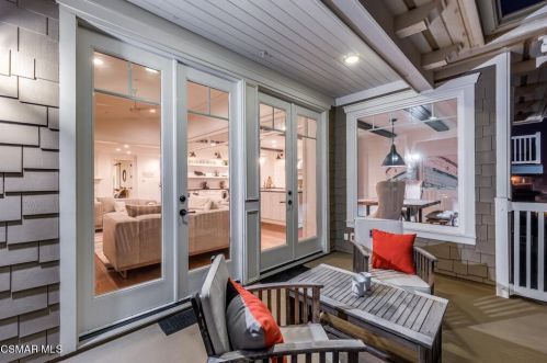 820 Mandalay Bch Rd, Oxnard CA 93035-1078 exterior