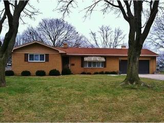 302 Allen St, Walbridge, OH 43465-1201