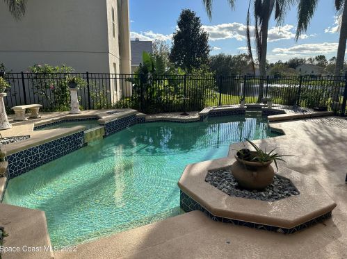 1013 Ballyshannon Pkwy, Orlando, FL 32828-8679