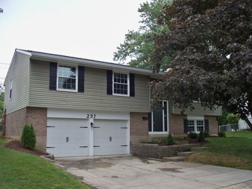 237 Porter Dr, Englewood, OH 45322-2449