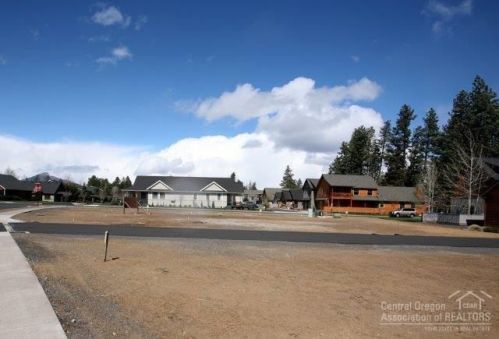 446 Cottonwood St, Black Butte Ranch, OR 97759-2617