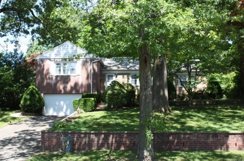 56 Park Cir, White Plains, NY 10603-3506