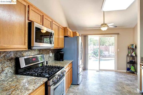 2309 Windsor Ln, Oakley CA  94561-3317 exterior