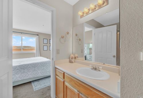 1718 Lindo St, Benicia CA  94510-2338 exterior