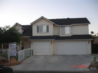 6197 Gilroy Ave, Fresno, CA 93722-3289