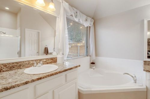 3516 Marquette Dr, Denton TX  76210-8735 exterior