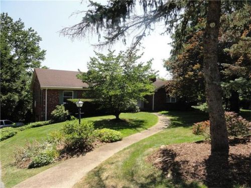 137 Club Manor Rd, Latrobe, PA 15650-9061