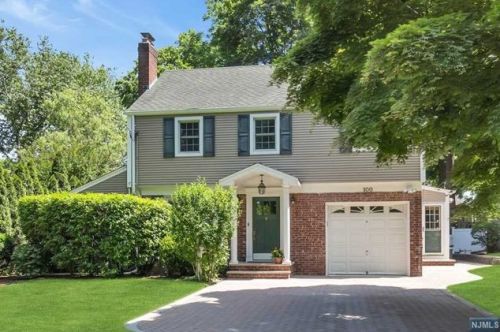 100 Waldron Ave, Ridgewood, NJ 07452-2831