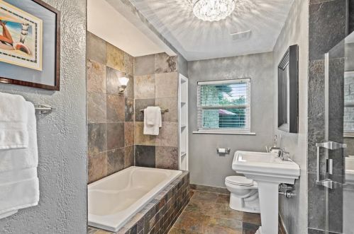 9335 Frst Hl Blvd, Dallas TX 75218-4004 exterior