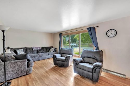 2271 Santa Barbara Dr, Green Bay, WI 54313-5367