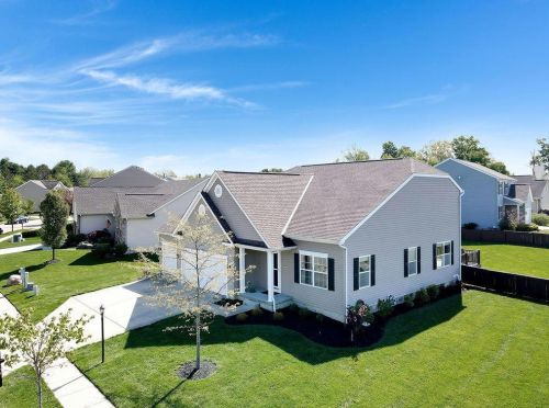218 Shaleridge Dr, Pataskala, OH 43062-1505