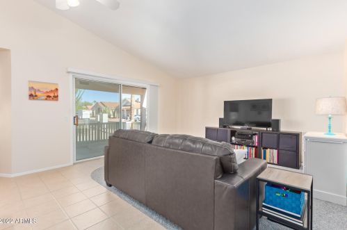 6591 Lake Forest Dr, Chandler, AZ 85249-4398