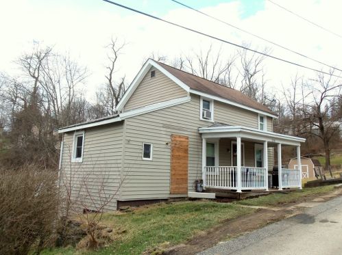 225 Highland Ave, Claysville, PA 15323-2391