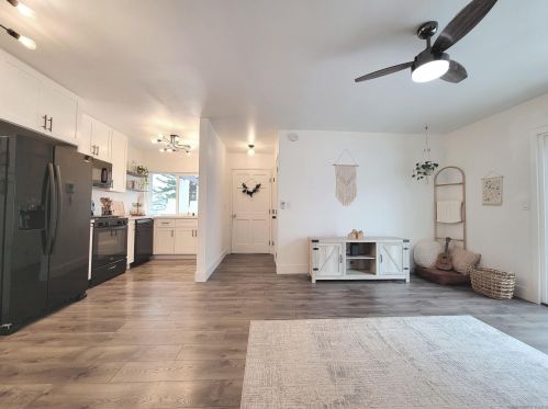 4791 Calle Los Santos, Oceanside CA  92057-5926 exterior