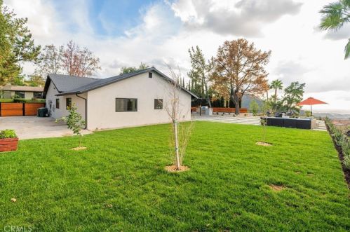 3811 Karen Lynn Dr, Glendale CA  91206-1219 exterior