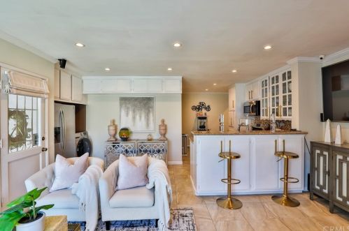 2433 Yearling St, Lakewood, CA 90712-2827