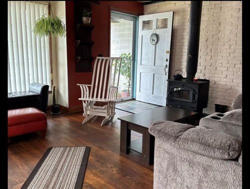 22 Arnold Rd, Coventry, RI 02816-5630