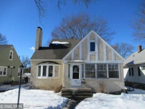 985 Cherokee Ave, Saint Paul, MN 55118-1110