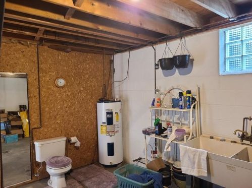 106 Falcon Dr, Connellsville PA  15425-2207 exterior