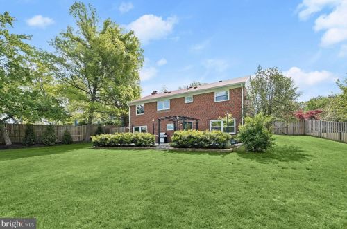 3248 Brandy Ct, Falls Church VA  22042-3704 exterior