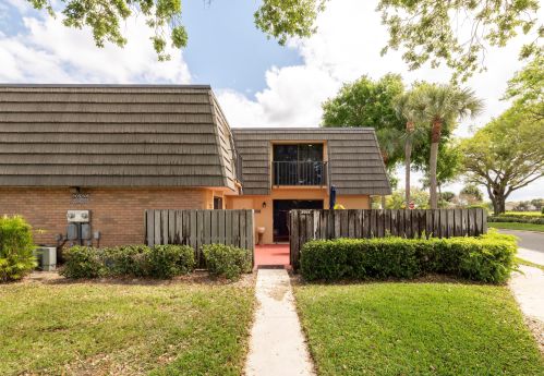 2005 20th Way, West Palm Beach, FL 33407-6636