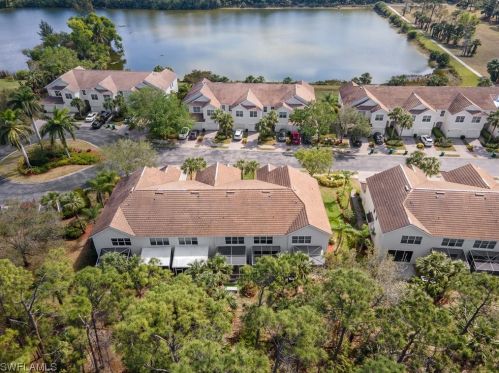 1047 Albany Ct, Naples FL  34105-4814 exterior