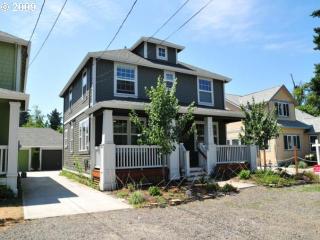 3642 Tenino St, Portland, OR 97202-8461
