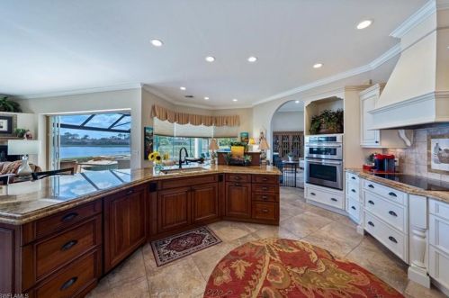2039 Castle Garden Ln, Naples, FL 34110-1093