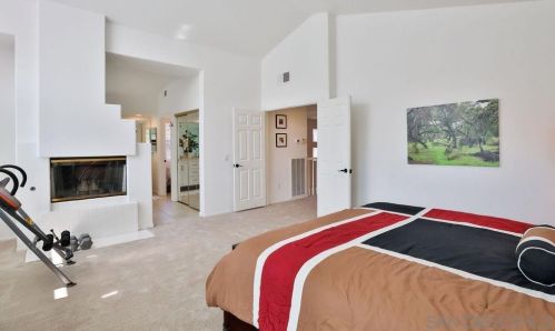 4373 Corte De La Fonda, San Diego CA  92130-2126 exterior