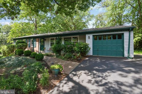 11001 Ring Rd, Herndon, VA 20190-3915