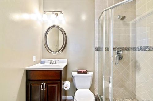 9 Murray Ln, Crotonville NY  10562-3300 exterior