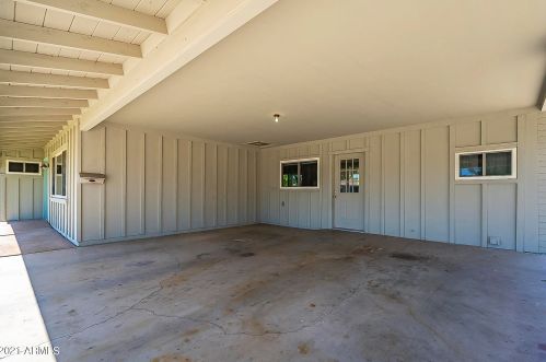 1306 2nd Pl, Mesa, AZ 85203-8108