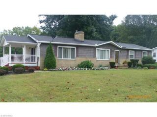 2835 Premae Dr, Akron, OH 44312-5549