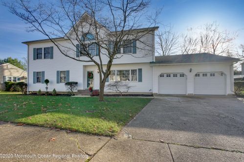 534 Apple Dr, Oakhurst NJ  07755-1106 exterior
