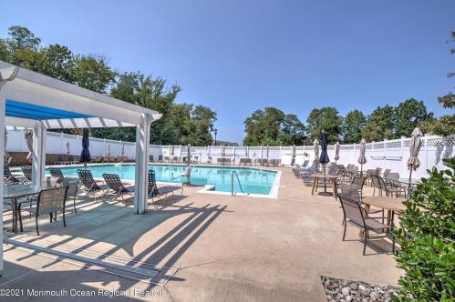 109 Magna Carta Dr, Morganville NJ  07751-5202 exterior