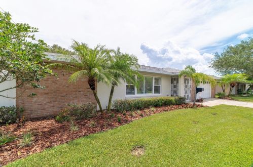 1508 Eden Isle Blvd, Saint Petersburg, FL 33704-1702