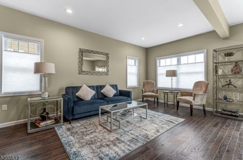 86 Valerie Dr, Manville NJ  08835-1414 exterior