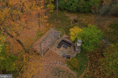 10 Devonshires Ct, Blue Bell PA  19422-2560 exterior