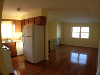 14 Jerome Ave, Staten Island NY  10305-2506 exterior