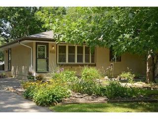 2943 Marion St, Saint Paul, MN 55113-2432