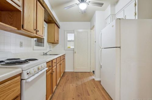 4 Fairway Ln, Norwich CT  06360-7006 exterior