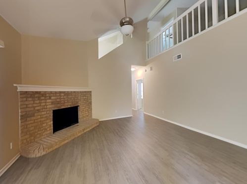 1375 Chinaberry Dr, Lewisville TX  75077-2135 exterior