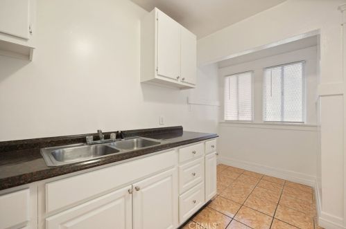 930 11th St, Long Beach CA  90813-3577 exterior