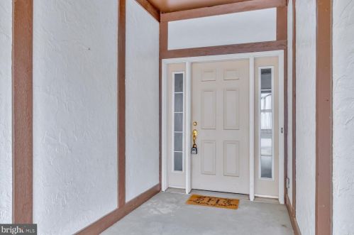 4907 Plum Run Ct, Wilmington, DE 19808-1768