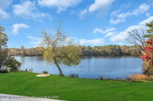 16 Caranetta Dr, Lakewood NJ  08701-3106 exterior