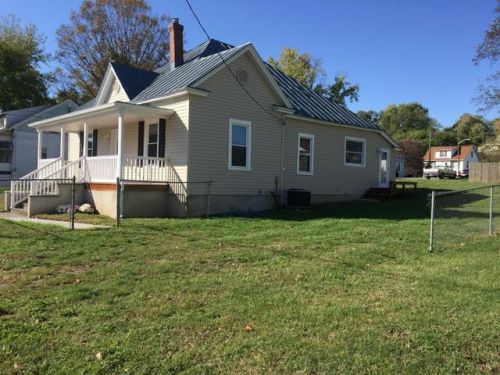 401 8th St, Vinton, VA 24179-3109