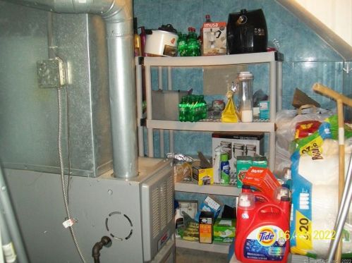 20 Mclaughlin Ter, Derby CT 06418-2126 exterior