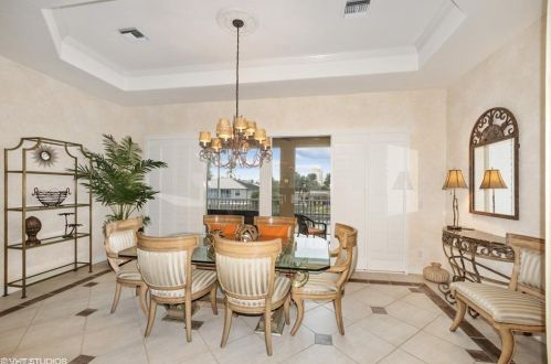 446 Bayside Ave, Naples FL 34108-2314 exterior